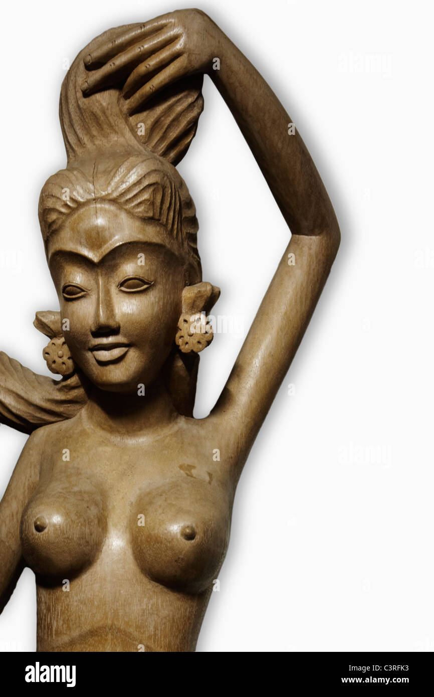 Africa statua femminile contro uno sfondo bianco Foto Stock