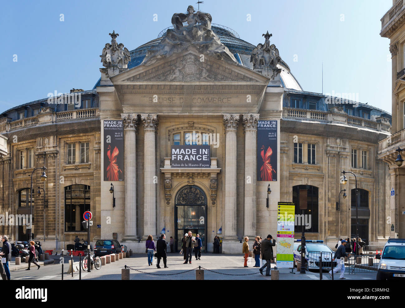 La Bourse de Commerce edificio nel 1 ° arrondissement ora occupato dalla Camera di Commercio, Rue Viarmes, Parigi, Francia Foto Stock
