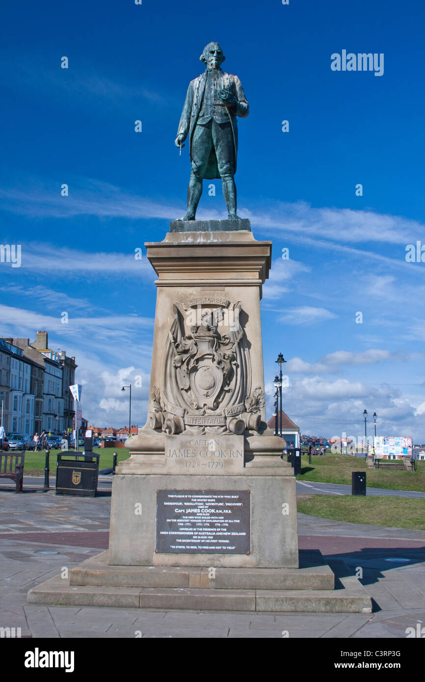 Il capitano James Cook FRS RN statua West Cliff Whitby Yorkshire Foto Stock