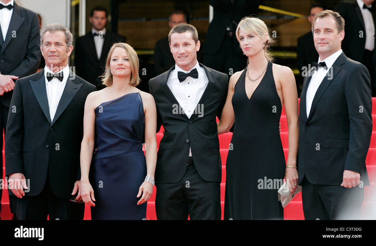 MEL GIBSON JODIE FOSTER KYLE KILLEN LAURA ALLEN KEITH REDMON BEAVER PREMIERE Palais des Festivals Cannes Francia 17 Maggio Foto Stock