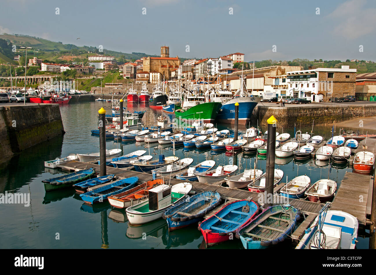 Getaria Spagna vecchio pescatore barca porto peschereccio il pesce Foto Stock