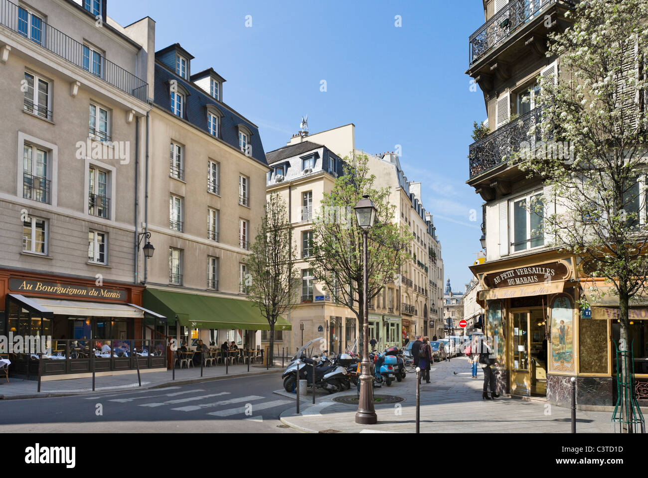 L'angolo di rue Francois Miron e Rue Tiron nel quartiere di Marais, Parigi, Francia Foto Stock