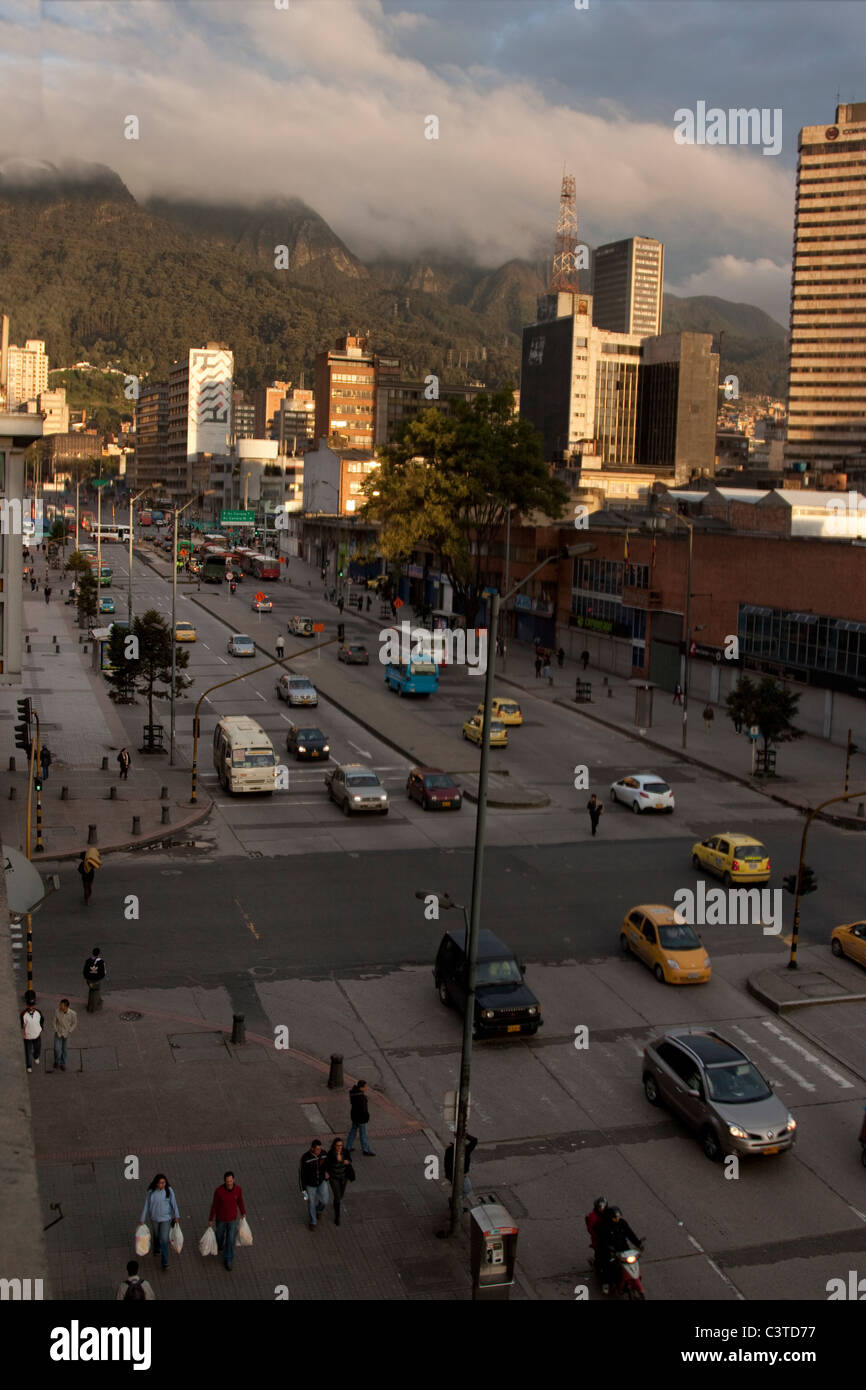 Le strade di Bogotà calle 19 shot da Caracas ave Foto Stock