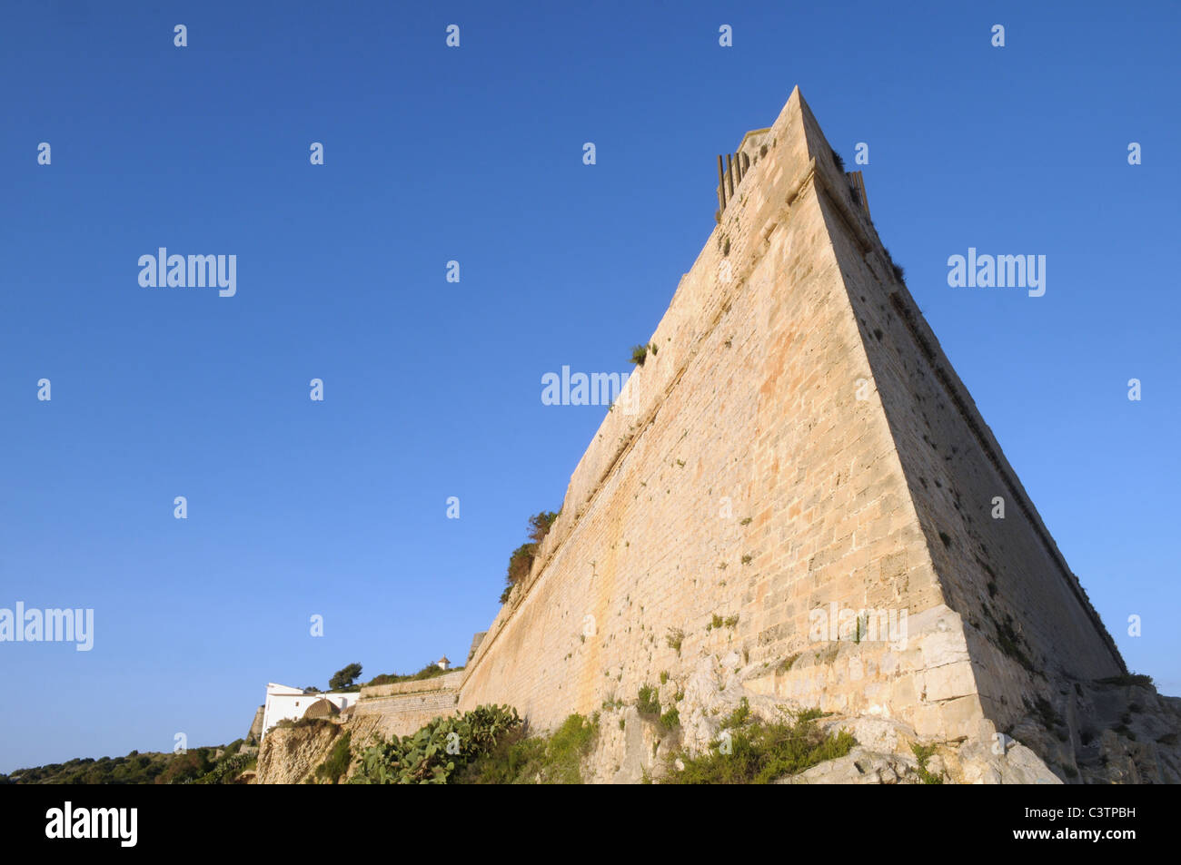 Le mura del Castello di Ibiza città vecchia Foto Stock