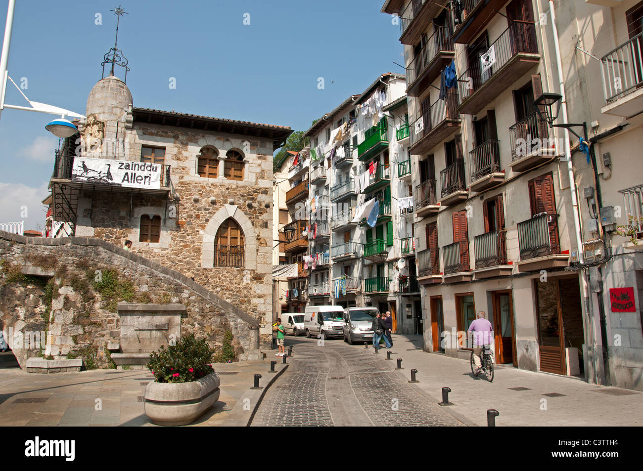 Ondarroa Spagna spagnolo vecchio porto da pesca porto Foto Stock