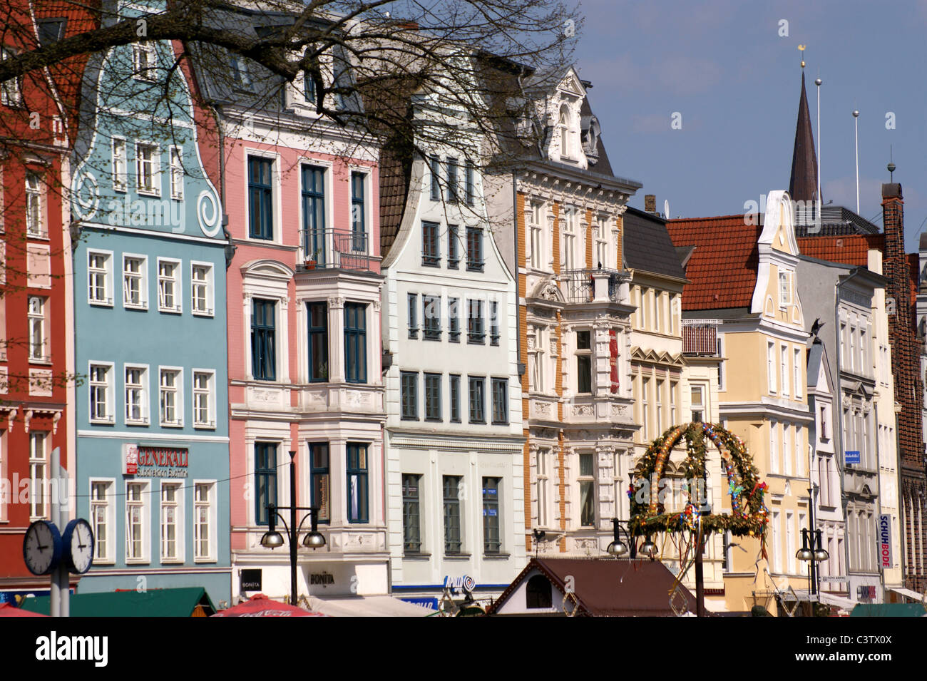 Edifici medievali nel Neuer Markt, Nuovo Mercato, Rostock, Mecklenburg-Vorpommen, Germania Foto Stock