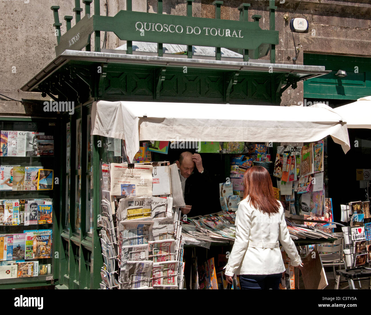 Fare Quisosco ufficiale Santiago de Compostela città vecchia città Spagna edicola news prenota Foto Stock