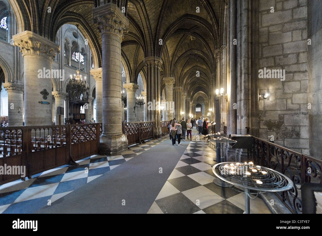 Gli interni della cattedrale di Notre Dame de Paris, Ile de la Cite, Parigi, Francia Foto Stock