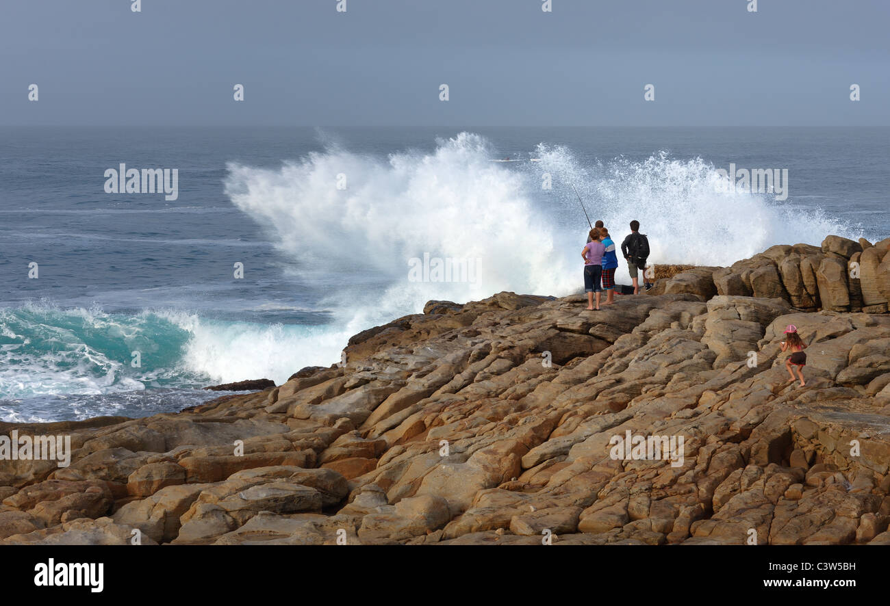 La pesca della famiglia del Rocky Point a Mossel Bay, Provincia del Capo, in Sud Africa Foto Stock