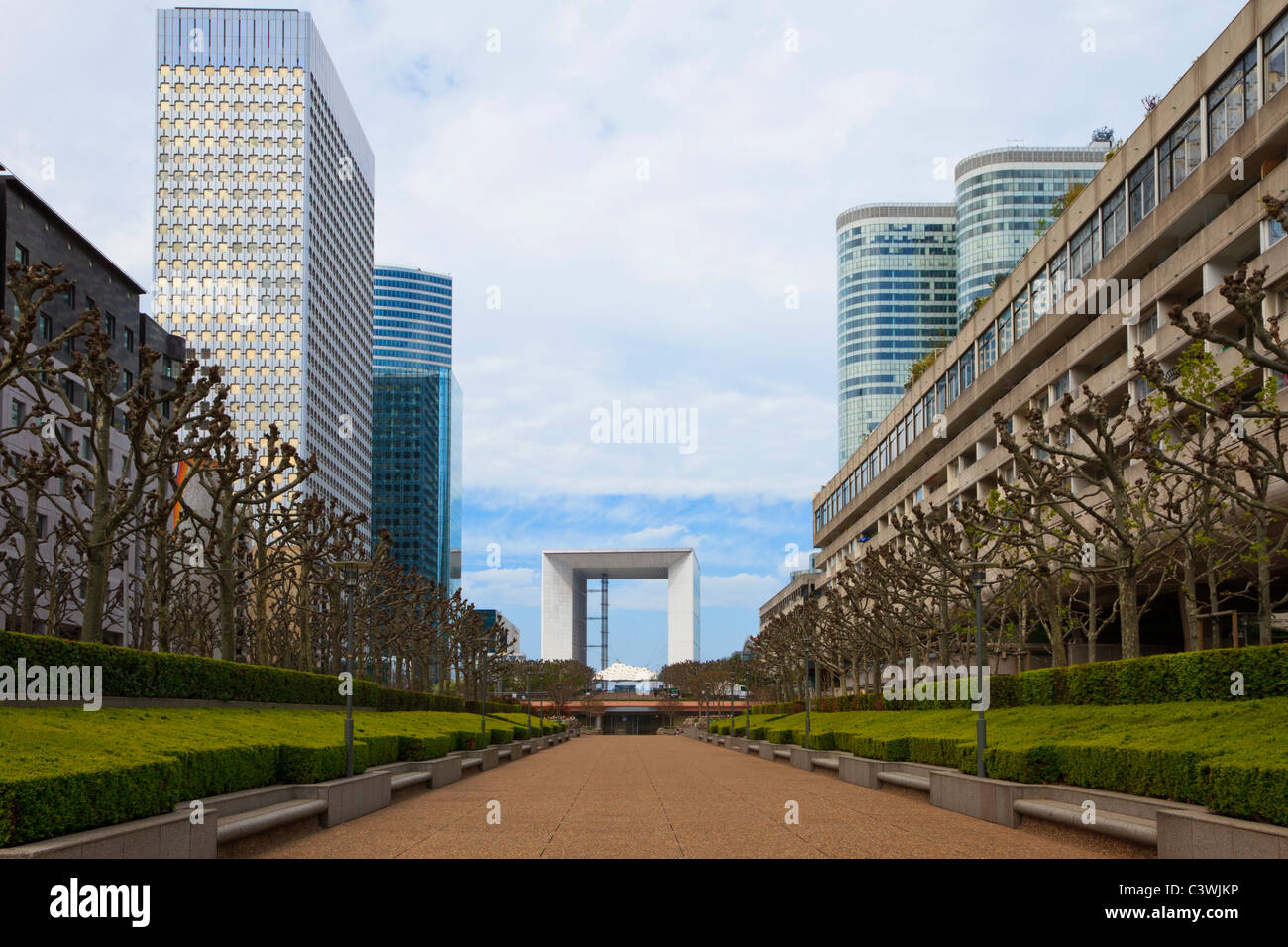 Grattacieli nel famoso quartiere finanziario e commerciale di Parigi - La Defense. Foto Stock
