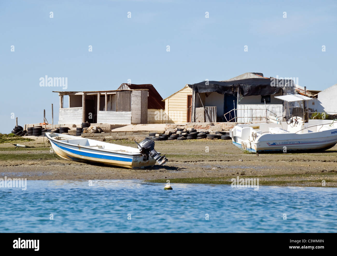 Case di pescatori sul Ria Formosa , Faro Algarve , Portogallo Foto Stock