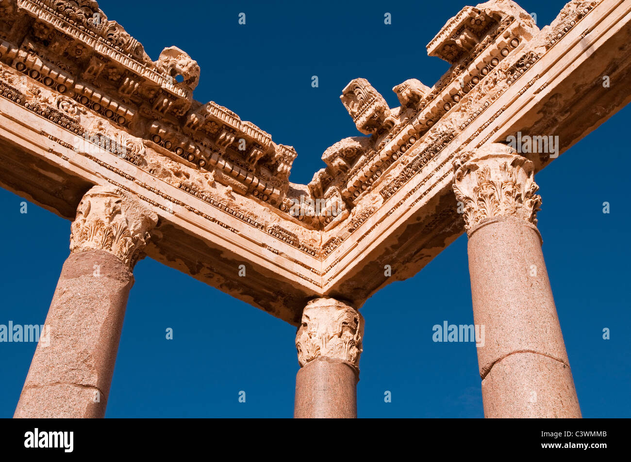 Dettagli della colonna Baalbek antica città romana Beirut Libano. Foto Stock