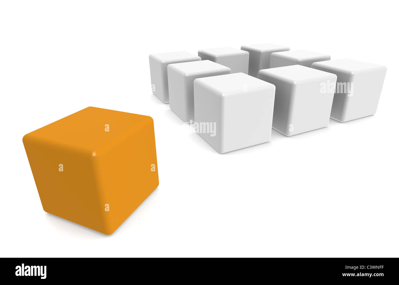 Pensare al di fuori della casella. Un cubo arancione al di fuori del modello di scatola Foto Stock