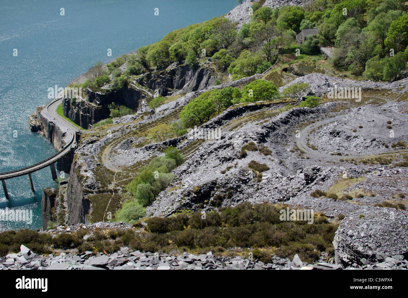 Ponte per la Dinorwig centrale idroelettrica a Llanberis, Snowdonia, Galles del Nord, Regno Unito Foto Stock