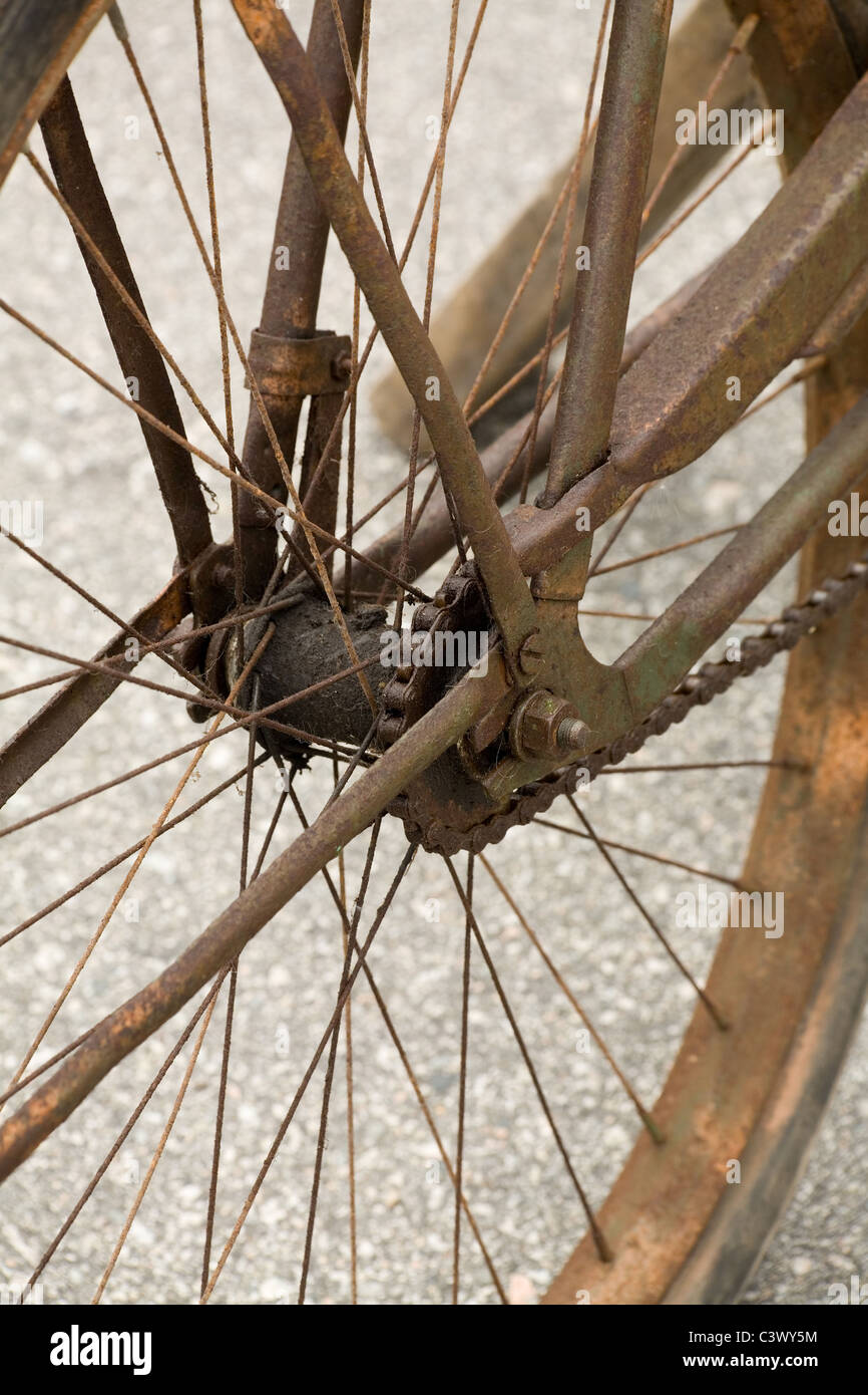 Rusty ruota di bicicletta close up shot Foto Stock