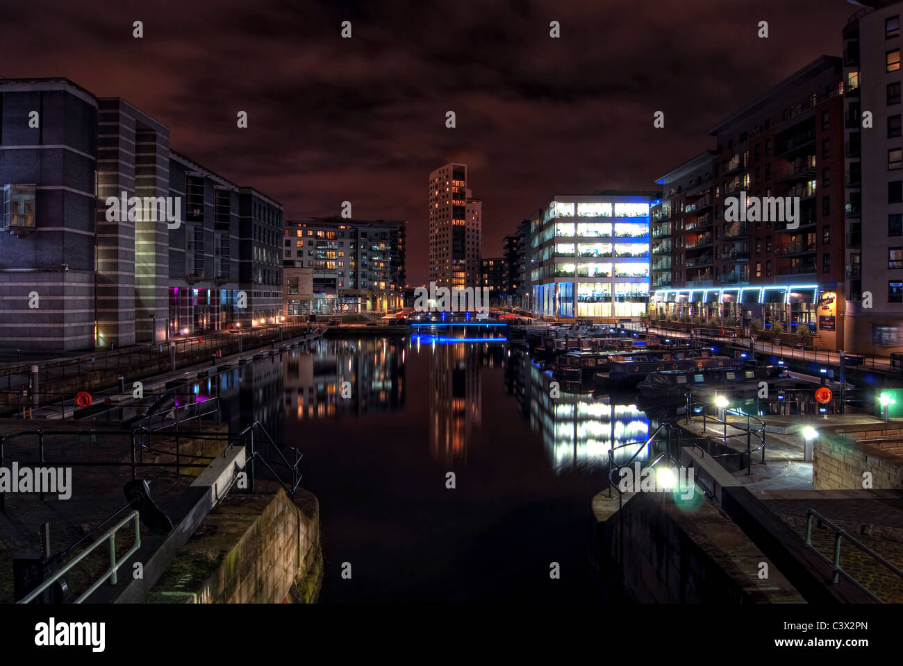Clarence Dock in Leeds di notte Foto Stock