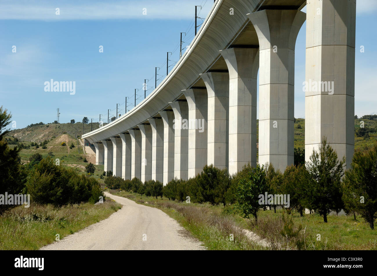 Ventabren rotaia ferroviaria o il viadotto di calcestruzzo Provence Francia Foto Stock