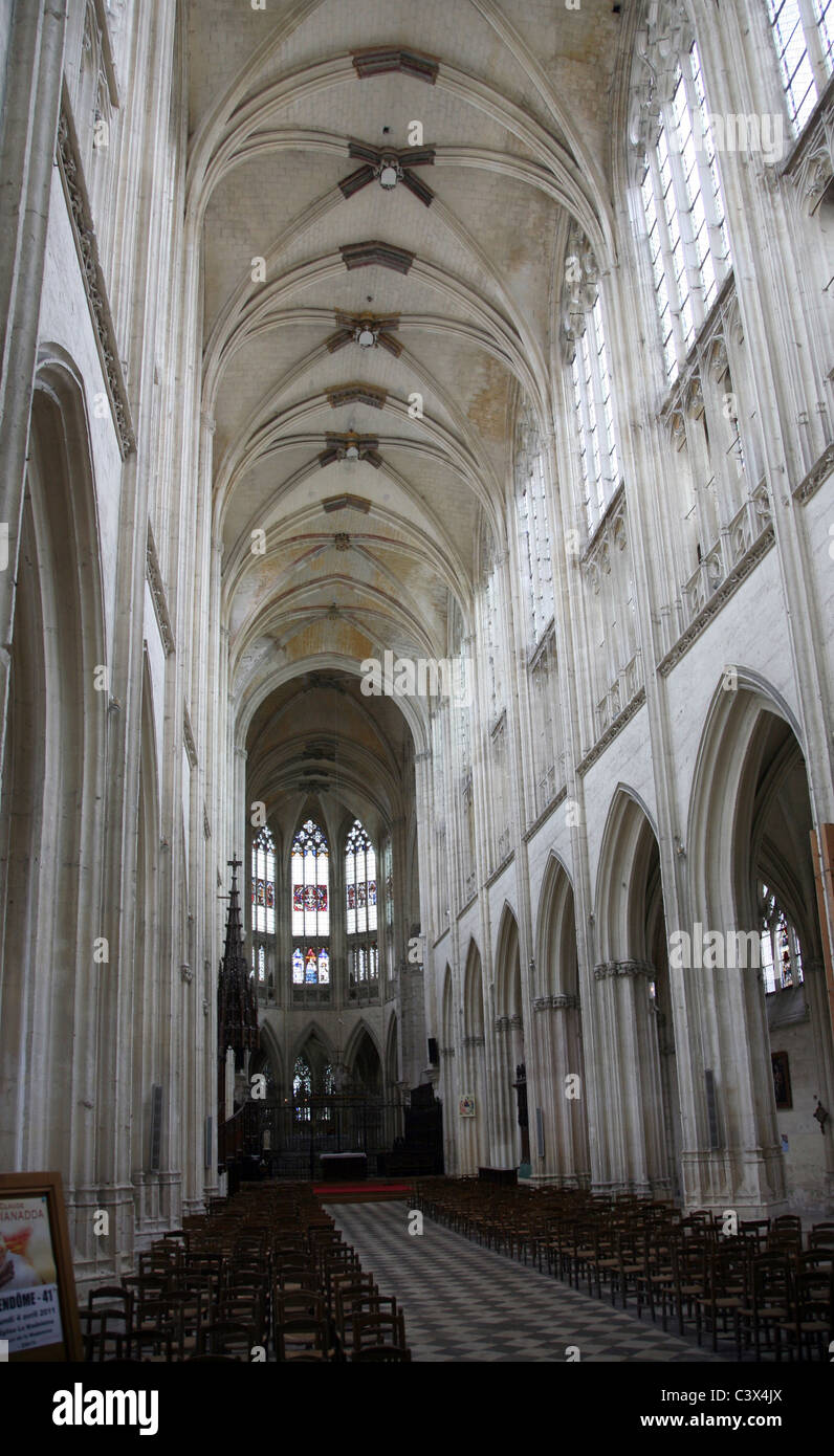 All'interno l'Abbaye de La Trinite, antica chiesa gotica in città di Vendome sul fiume Loir Foto Stock