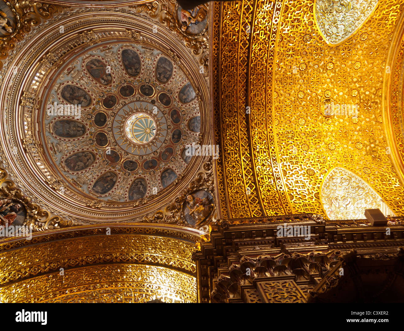 Il tetto della chiesa de La Compañía de Jesús, Quito Ecuador Foto Stock