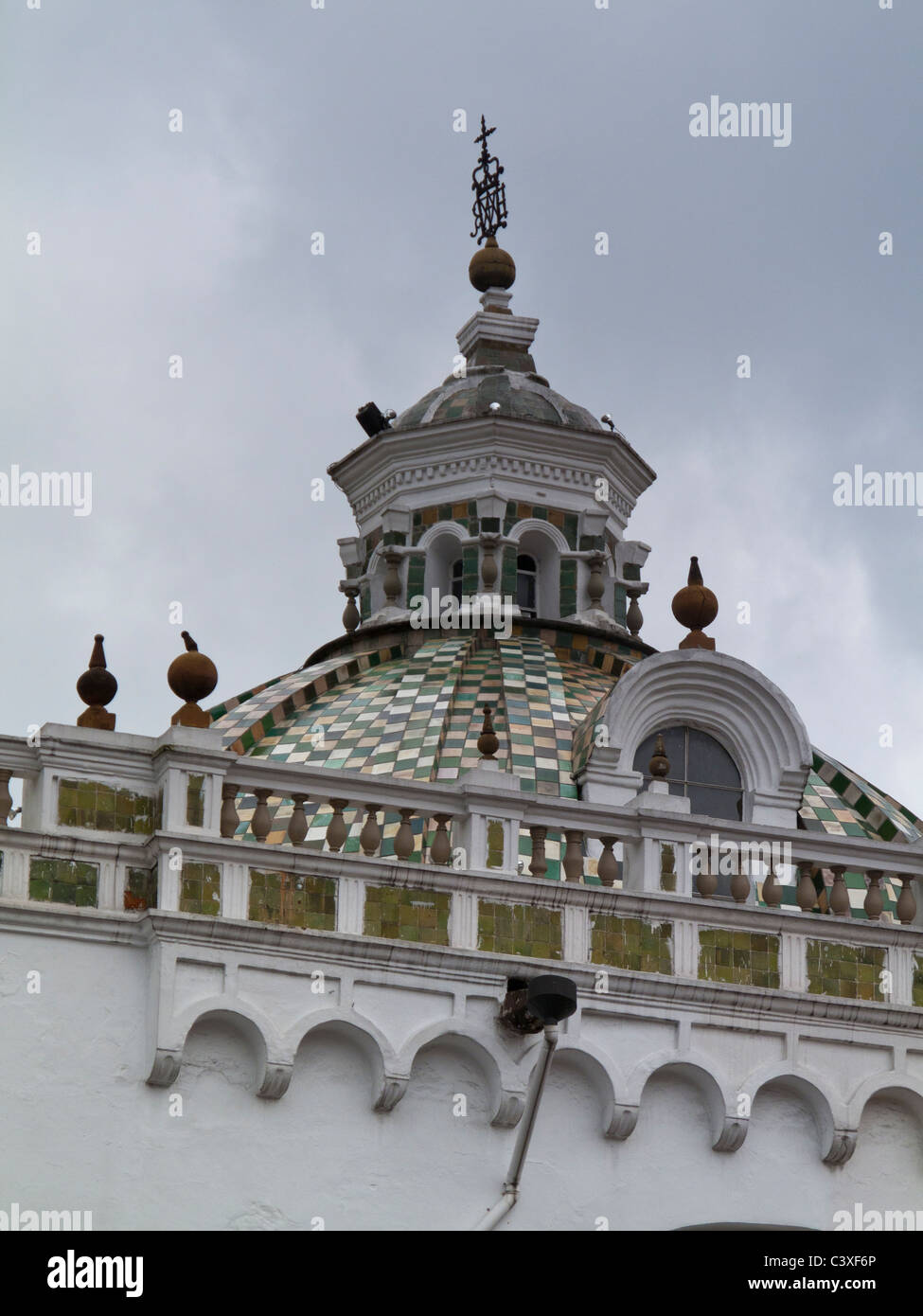 Cupola della chiesa di Santo Domingo, Quito Ecuador Foto Stock
