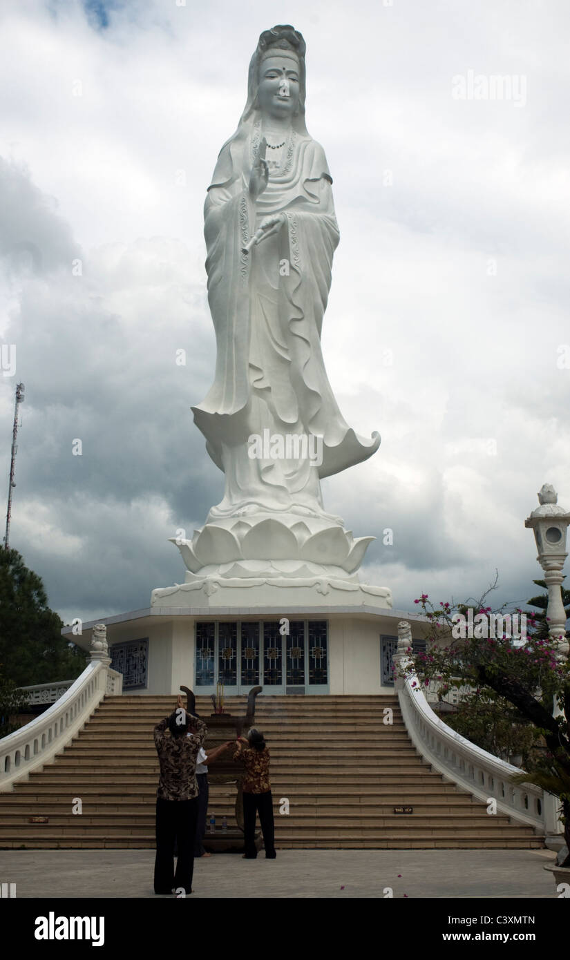 Madonna monumento sulla collina. Foto Stock