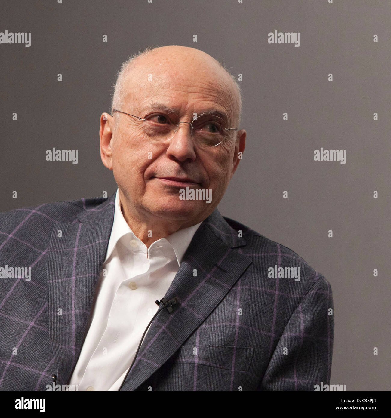 Attore e scrittore Alan Arkin promuovendo il suo libro "improvvisato Vita' Foto Stock