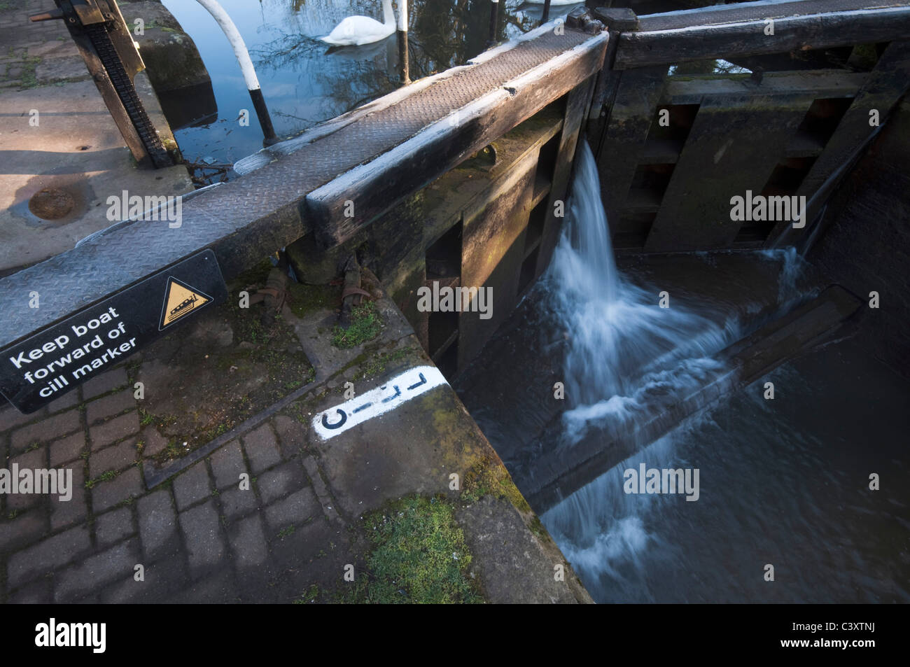 Cill in una serratura, Grand Union Canal REGNO UNITO Foto Stock