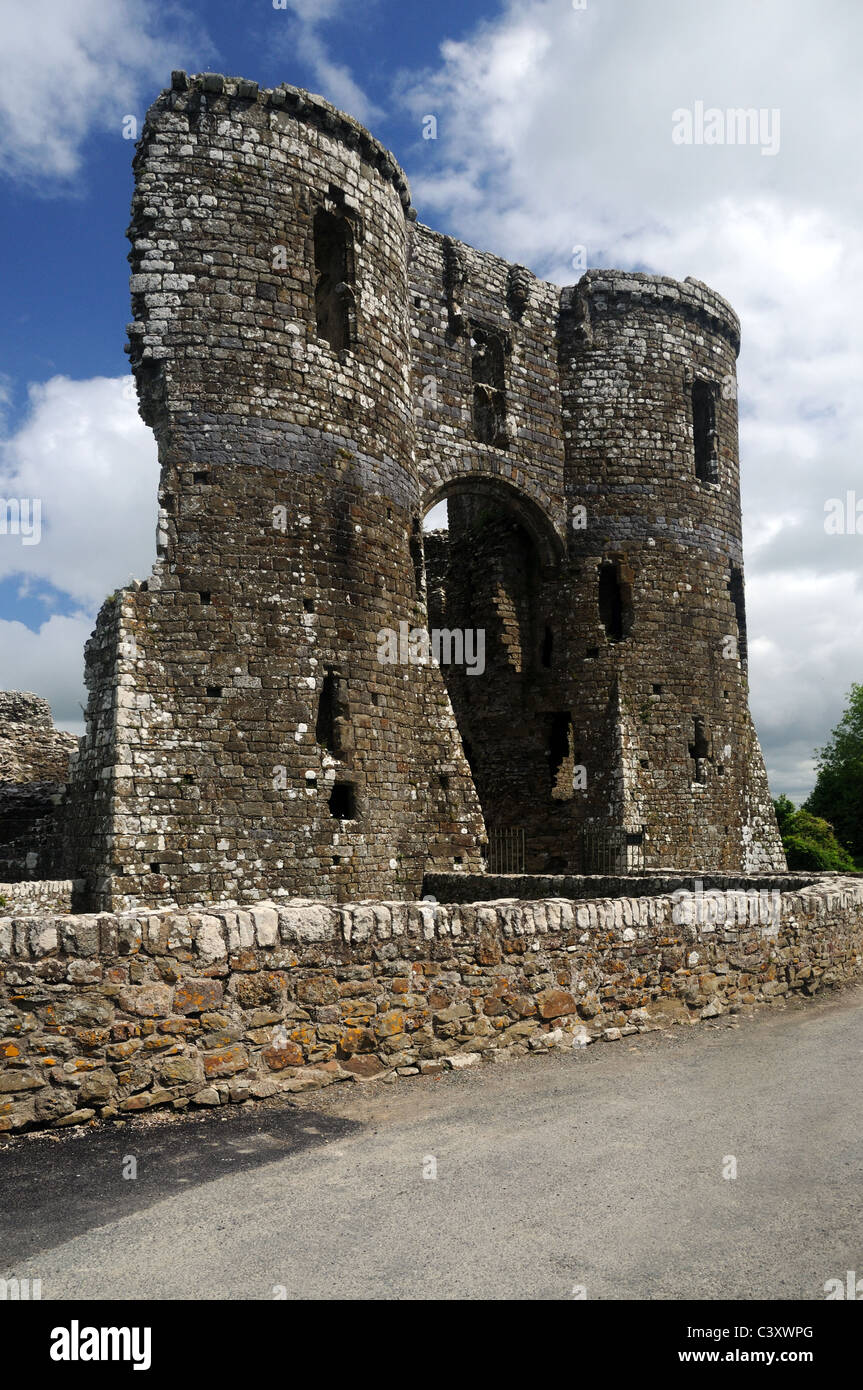 Il Gatehouse of Llawhaden Castello, Llawhaden, Pembrokeshire, Galles Foto Stock