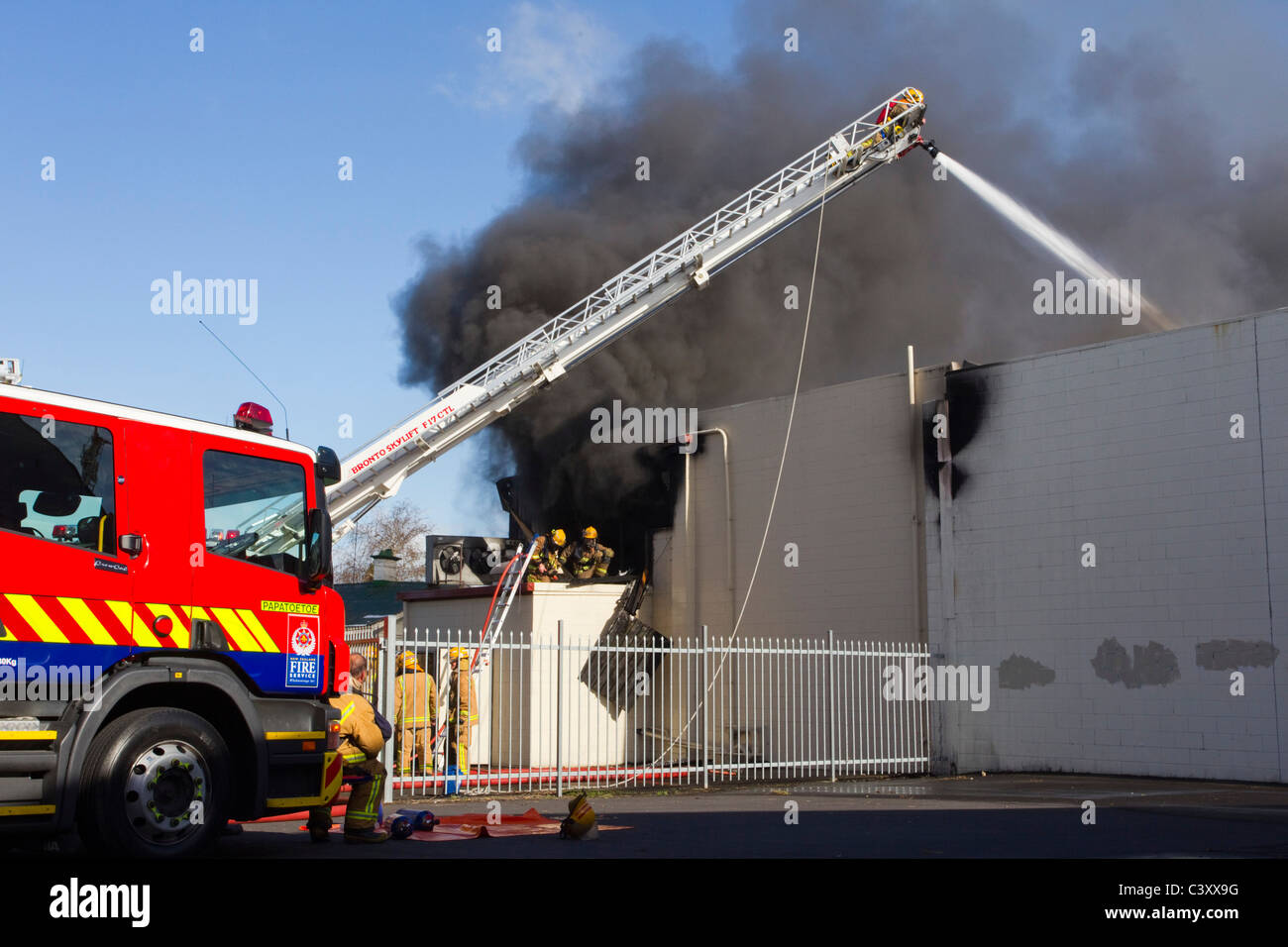 Incendio in una fabbrica, Elliott Street, Auckland, Nuova Zelanda, giovedì, 12 maggio 2011. Foto Stock