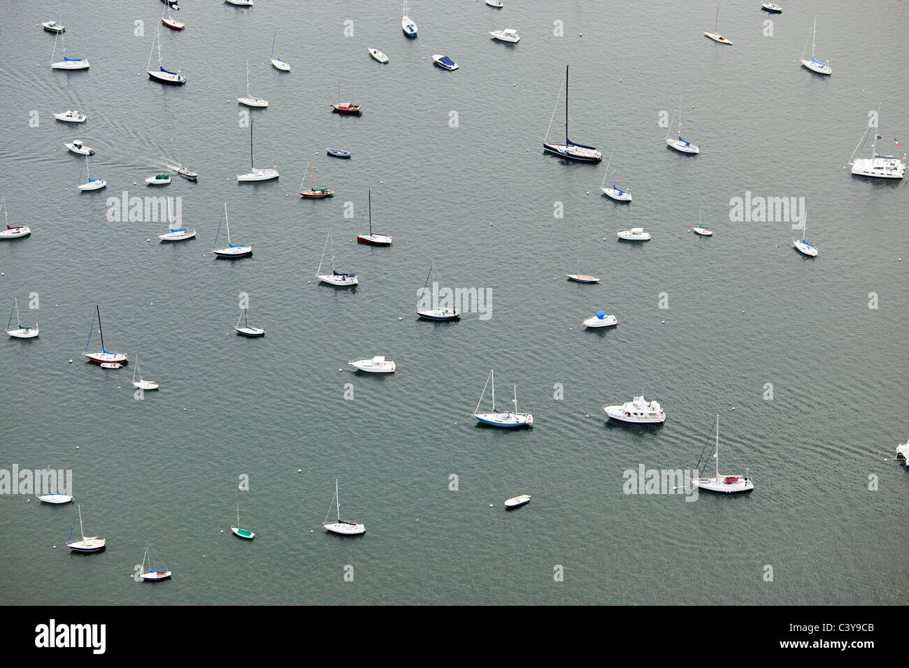 Barche in acqua, Newport County, Rhode Island, STATI UNITI D'AMERICA Foto Stock