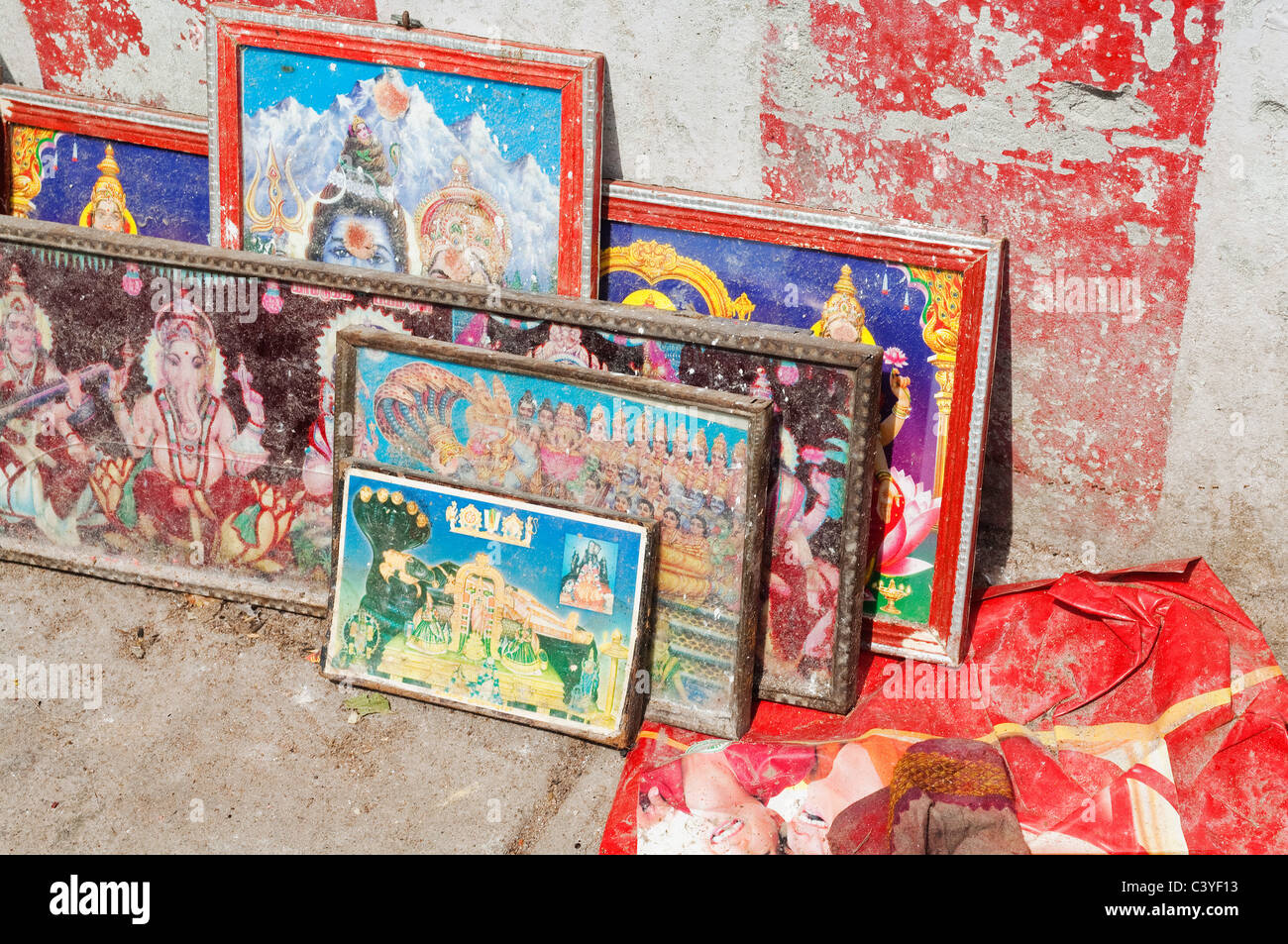 Dipinti indù in frame al tempio, Trichy, Tamil Nadu Foto Stock