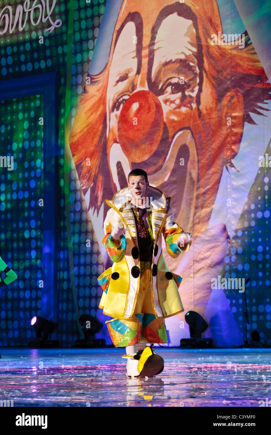 Performer di clown costume di scena a Santa Cruz de Tenerife Carnaval Isole Canarie Spagna Foto Stock