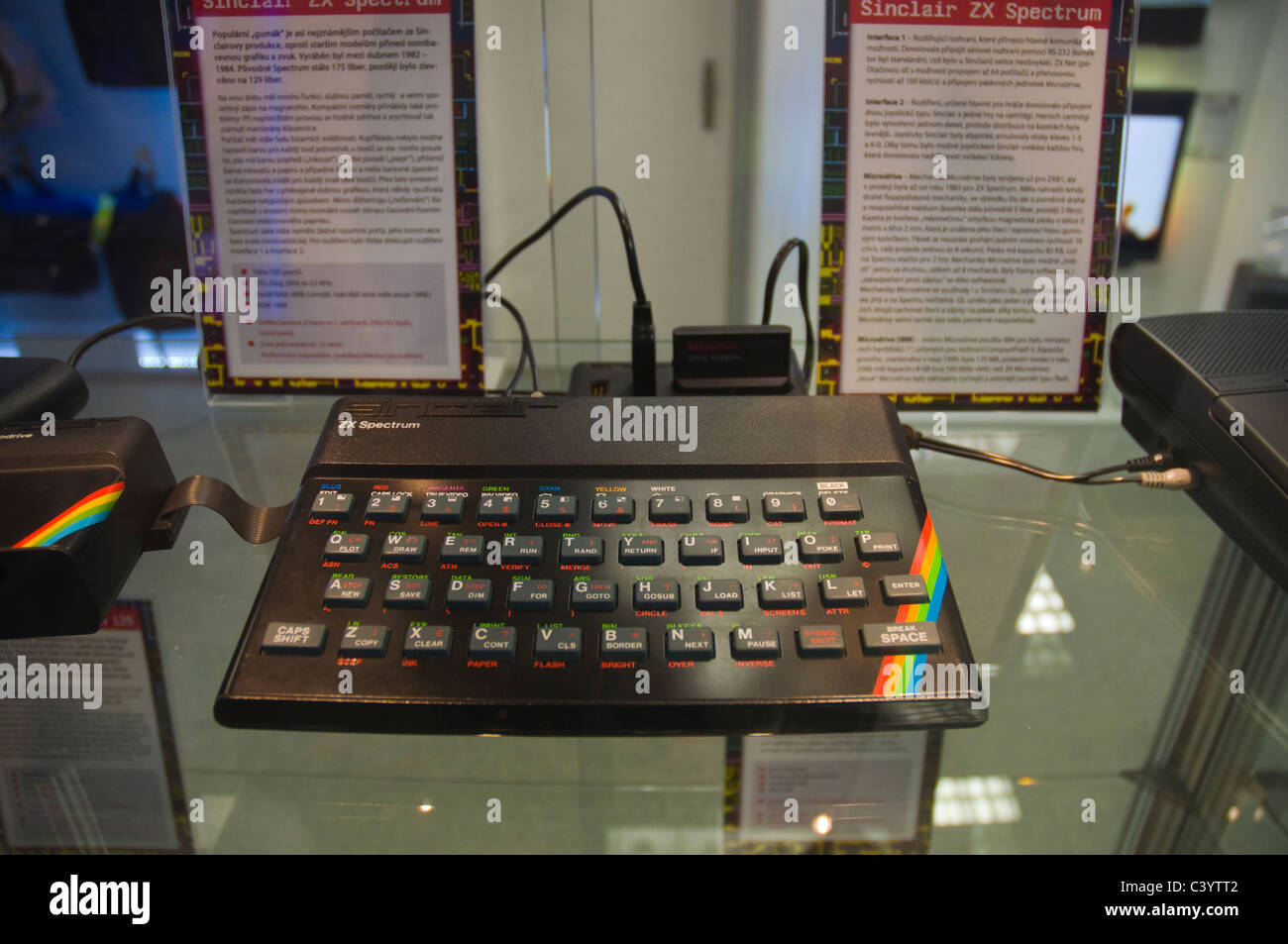 Il Sinclair ZX Spectrum personal computer dal recinto degli anni ottanta Foto Stock