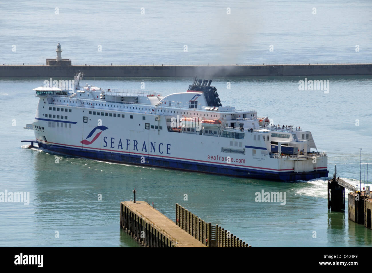 Porto di Dover Ferry Terminal in Eastern Docks e servizio di SeaFrance uscire Foto Stock