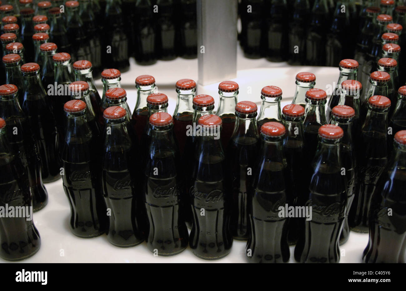 Mondo della Coca-Cola. Mostra permanente che presenta la storia della azienda Coca-Cola. Linea di imbottigliamento. Atlanta. Stati Uniti. Foto Stock