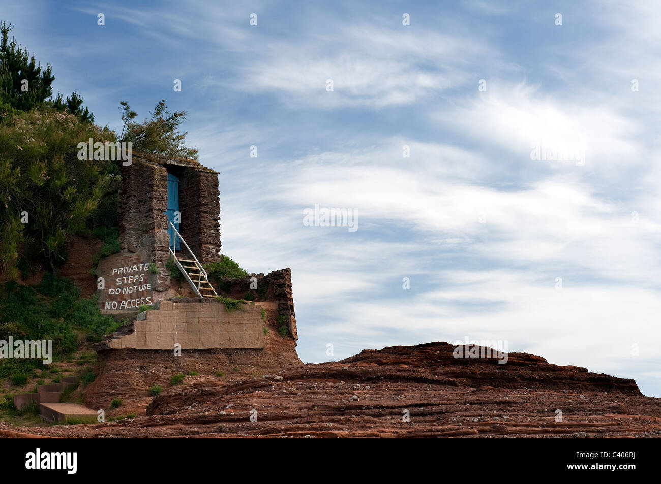 Private,nessun accesso,Wizard of Oz /narnia style esposti rocce mostra erosione costiera,South Devon sulla Riviera Inglese Geoparco Foto Stock