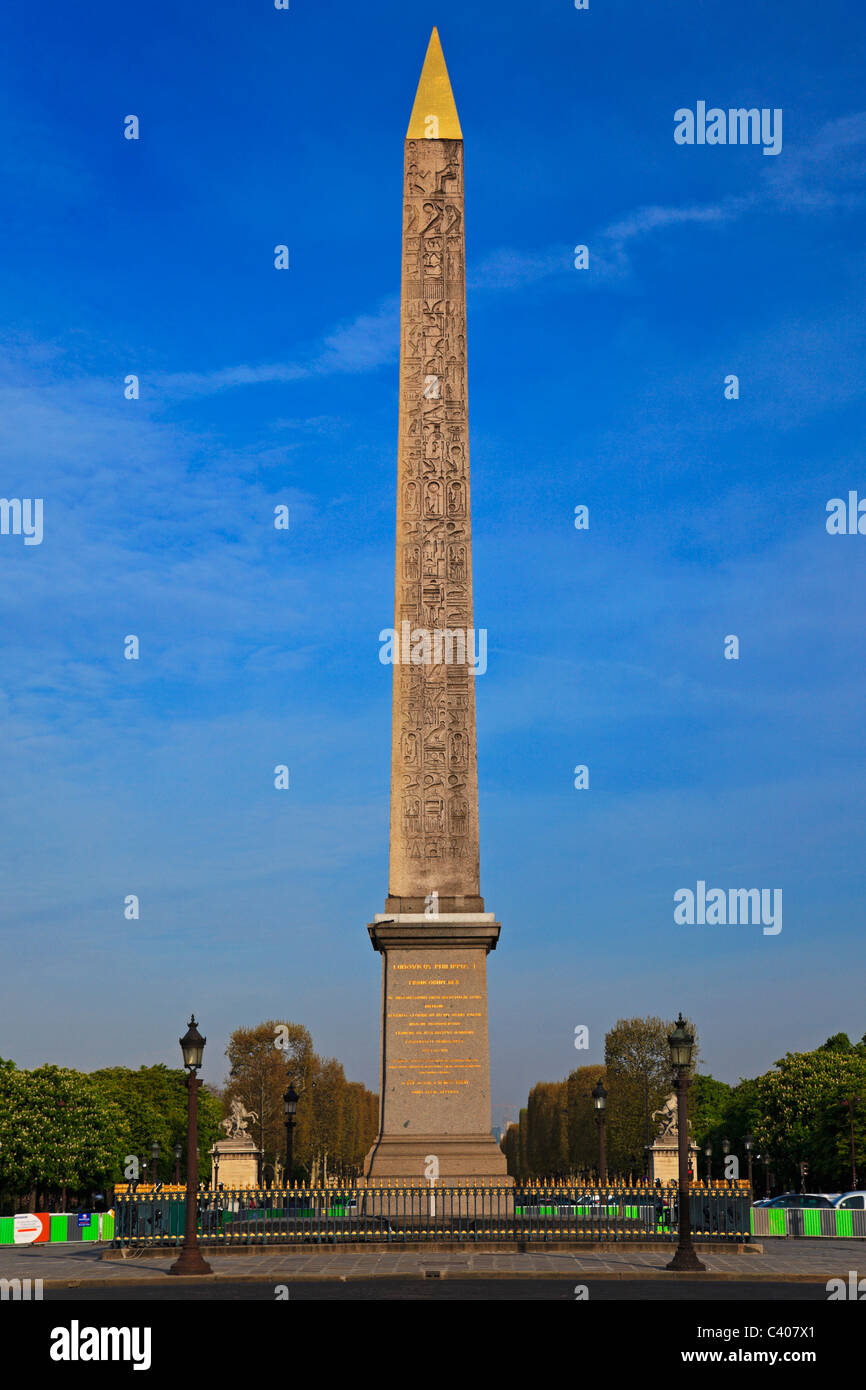 L'obelisco di Luxor in Place de la Concorde a Parigi, Francia Foto Stock