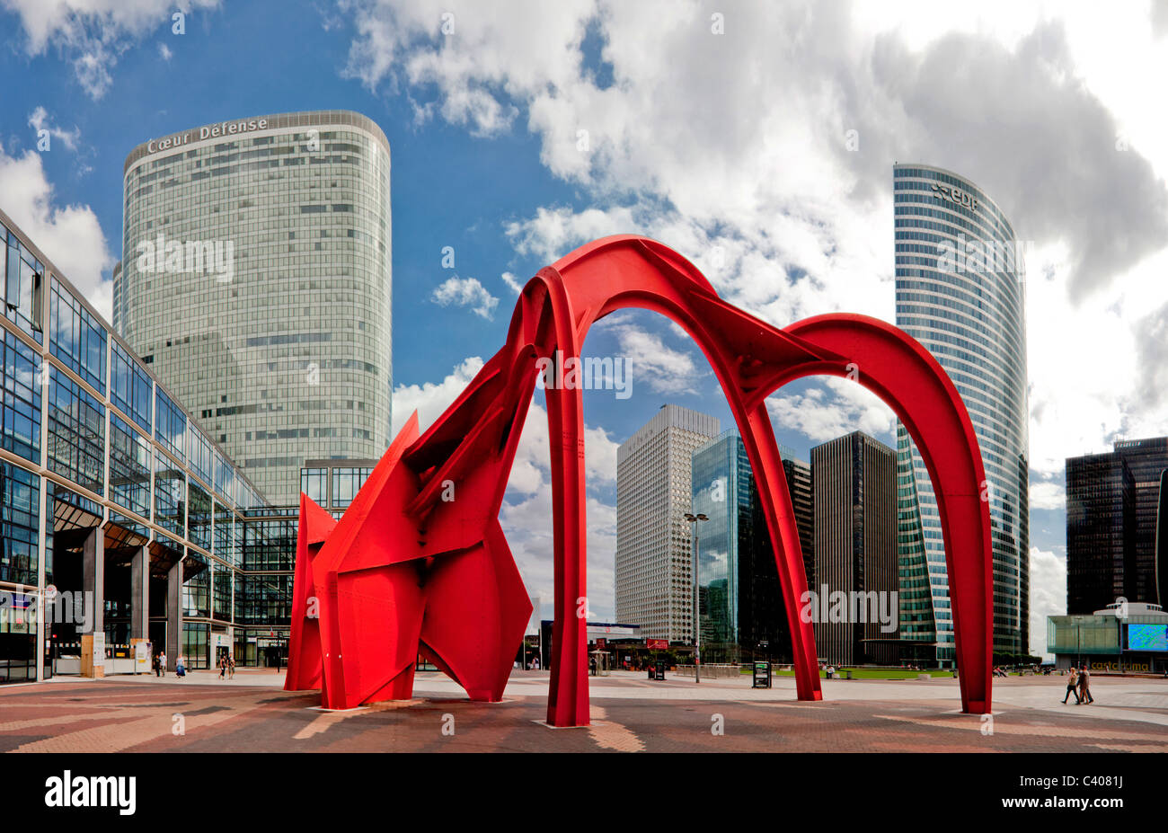 Francia, Europa, Paris-La difesa, arte, abilità . Plastica, Calder, posizionare i blocchi di appartamenti, edifici ad alta, Foto Stock