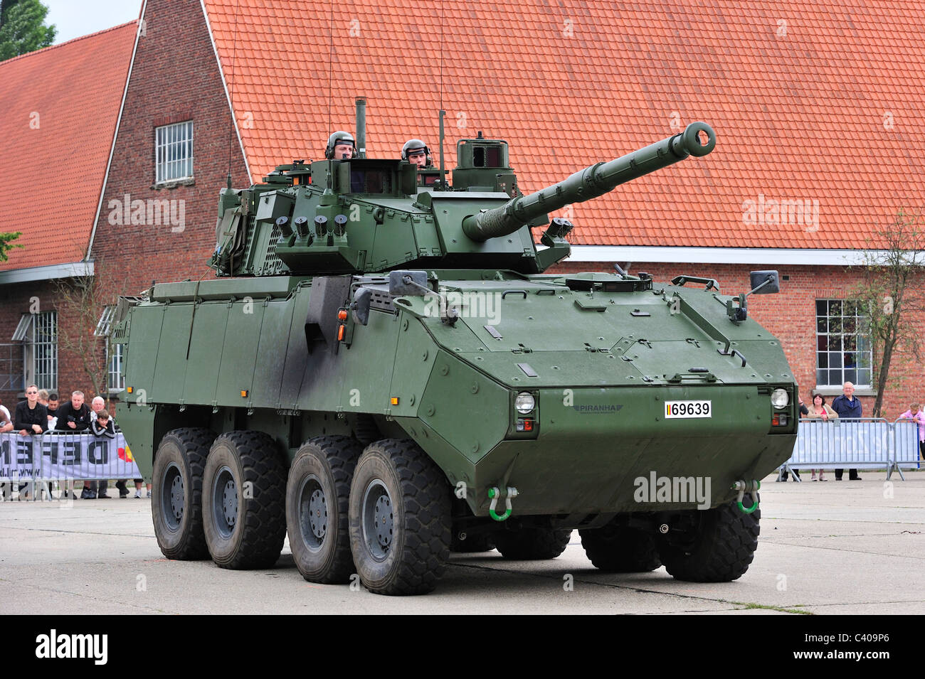 MOWAG Piranha IIIC combattimento blindati dimostrazione del veicolo durante la giornata di apertura dell'esercito belga a Leopoldsburg, Belgio Foto Stock