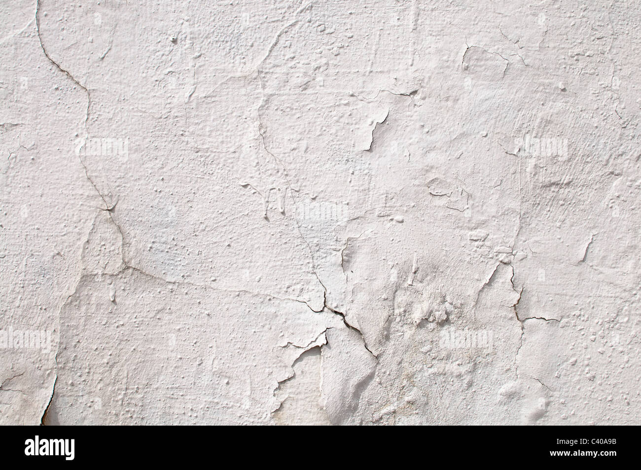 Vecchio rotto bianco sullo sfondo della parete Foto Stock