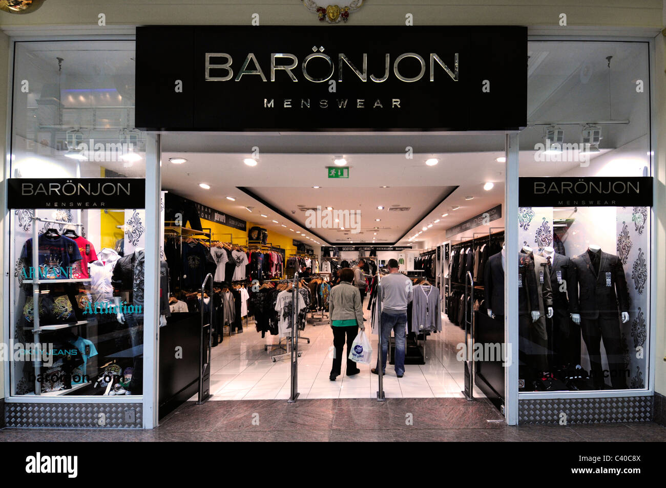 Baronjon mensware ladies vestito su misura gents mens ware uomo uomini outdoor maschio Foto Stock