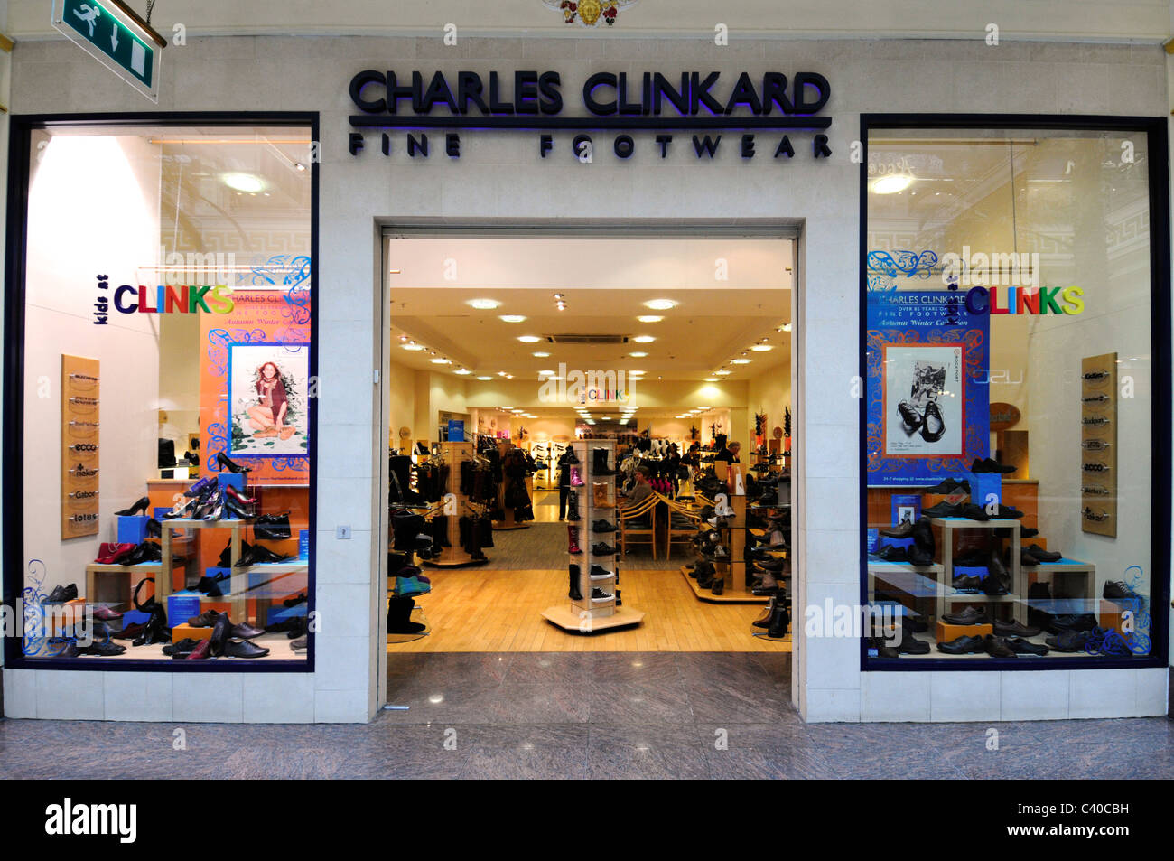 Charles clinkard sottile suola di calzature Calzature Calzature scarpe boot trainer pelle tacco alto clinks Foto Stock