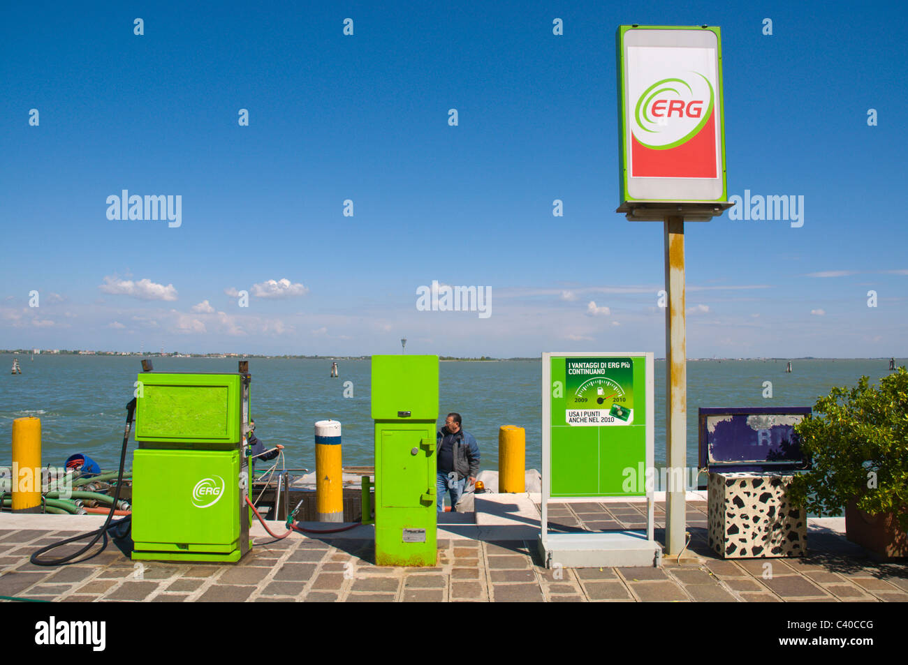 ERG di riempimento benzina stazione di servizio per le barche sestiere di Cannaregio Venezia Italia Europa Foto Stock