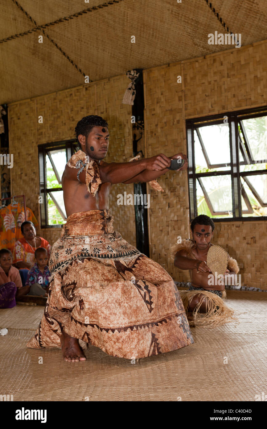 Natives eseguire Cerimonia Kava, Pacific Harbour, Viti Levu, Isole Figi Foto Stock