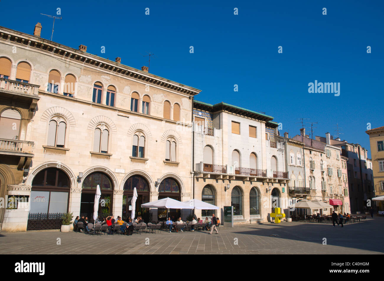 Kapitolinski trg square (Forum) centrale di Pula la penisola istriana Croazia Europa Foto Stock