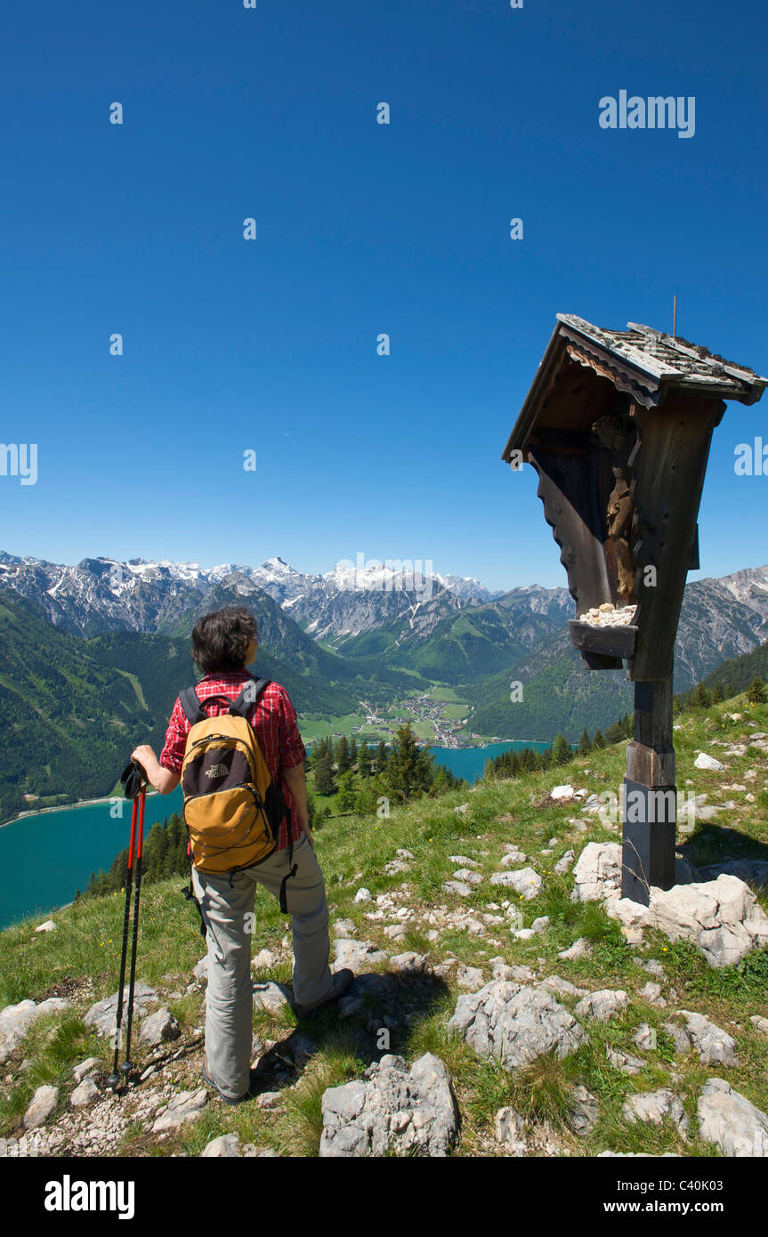 Achensee, Austria, Austria, Europa Tyrol, da Durrakreuz, Achensee, Alto Adige, lago e mare, donna, passeggiate, escursioni, religione, Foto Stock