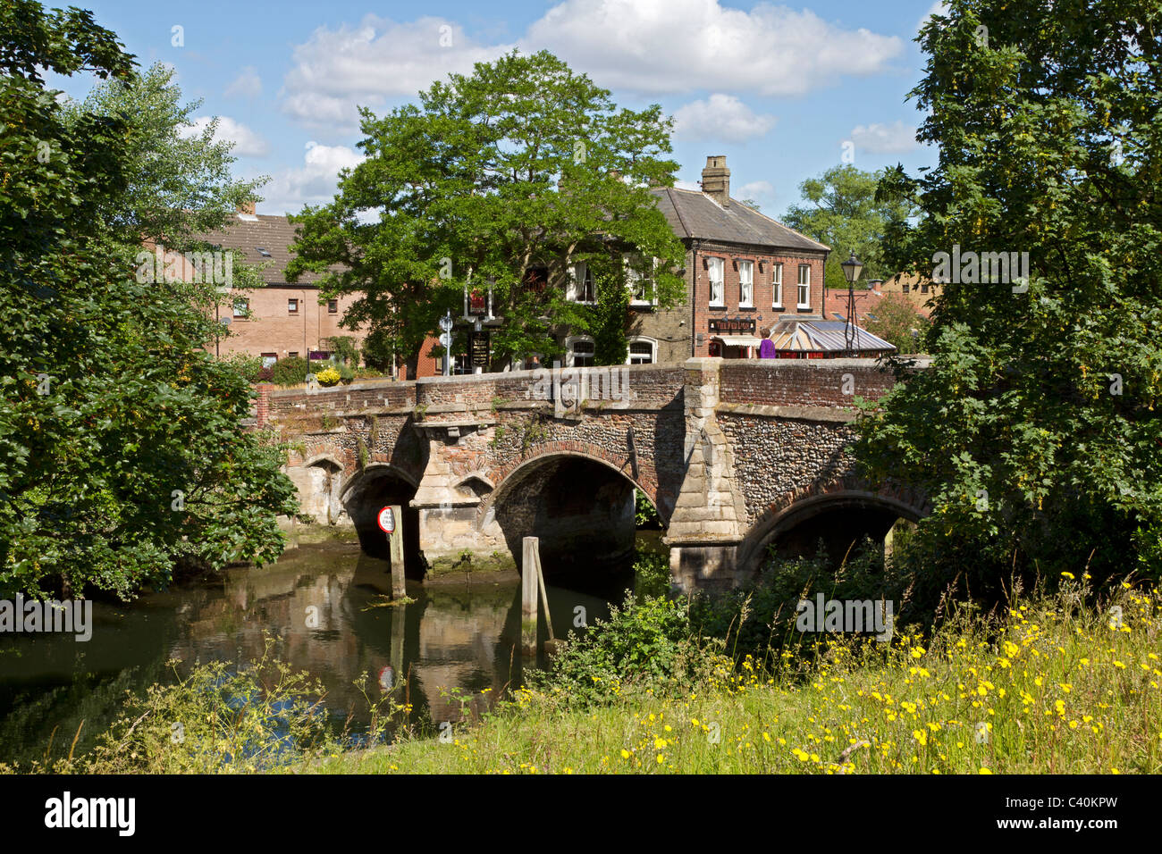 Il 1340 Vescovi medievale Ponte di Bishopsgate, Norwich, Norfolk, Regno Unito. Foto Stock