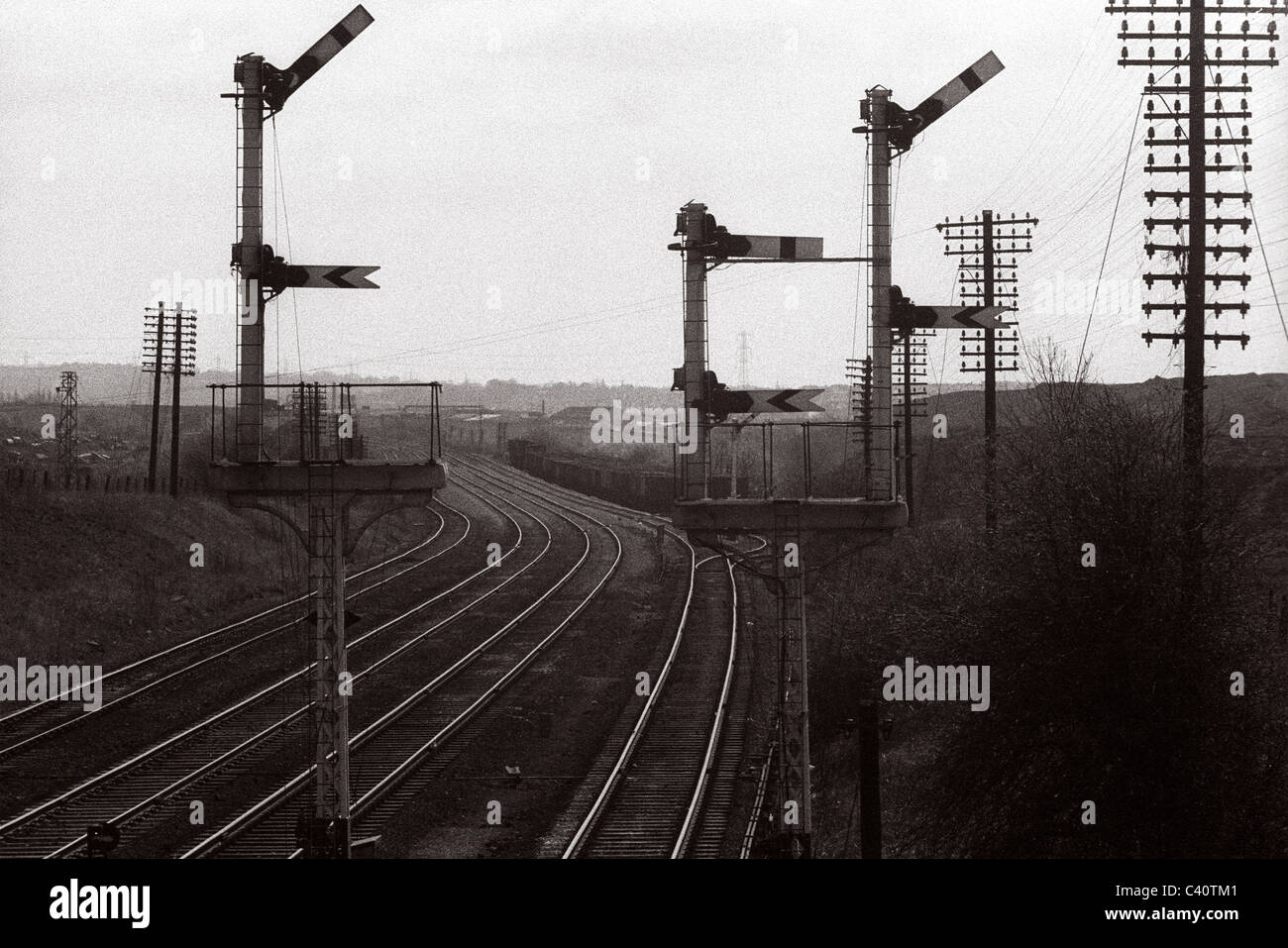 I segnali ferroviari nei pressi della stazione stazioni di smistamento. Foto Stock