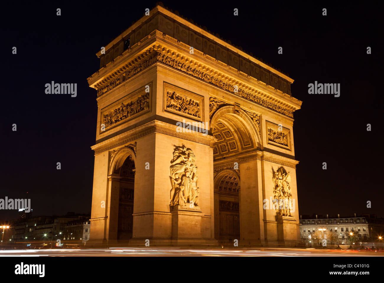 Arco di Trionfo di notte (Arc de Triomphe), Parigi, Francia Foto Stock