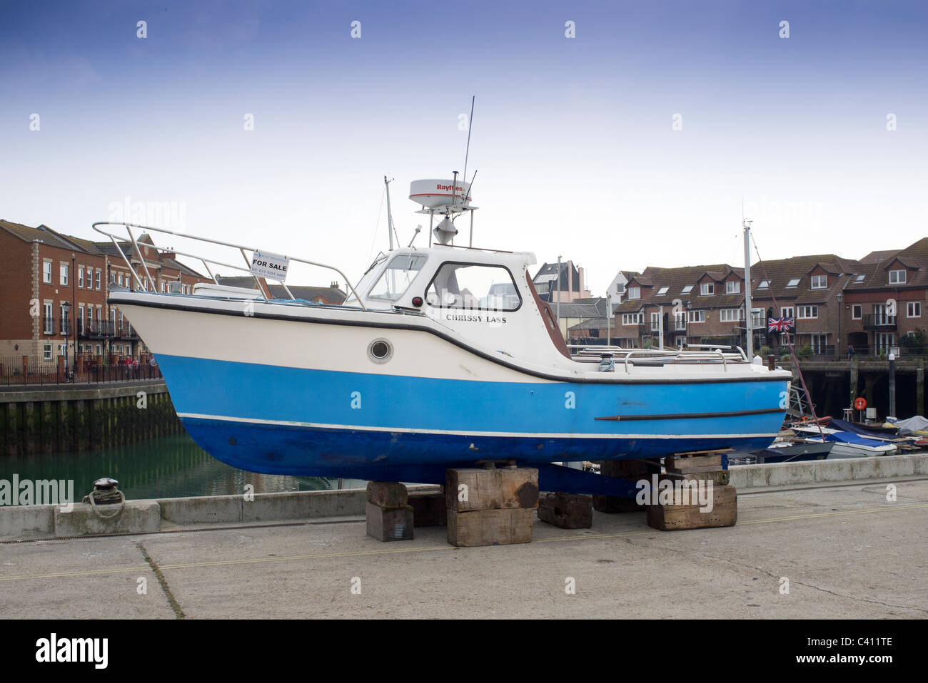 Blue barca da pesca in vendita Foto Stock